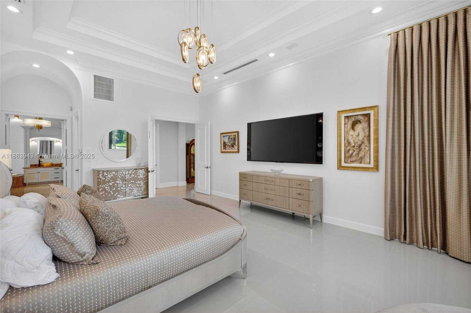 Small Image of 12462 BROOKWOOD CT, Davie Number 35