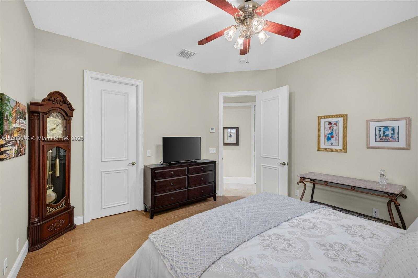Small Image of 12462 BROOKWOOD CT, Davie Number 50