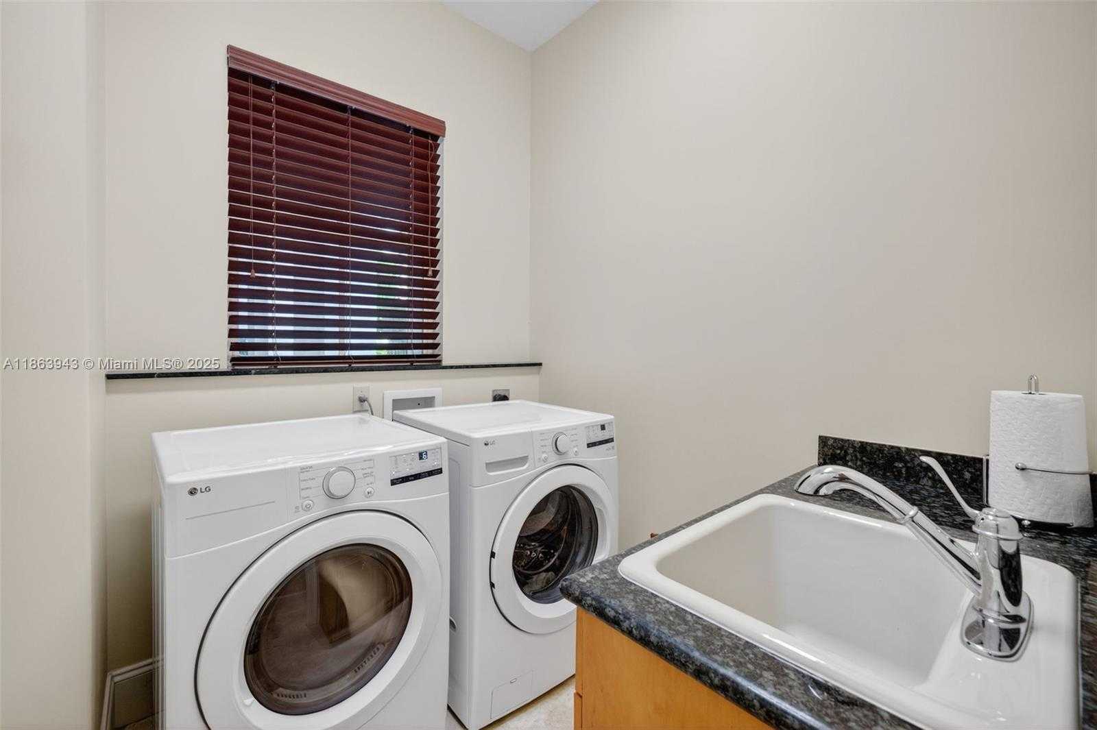 Small Image of 12462 BROOKWOOD CT, Davie Number 54