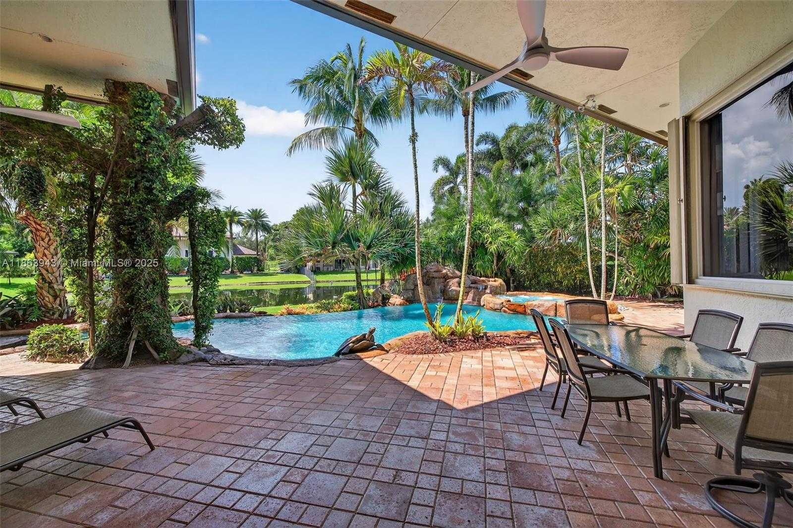 Small Image of 12462 BROOKWOOD CT, Davie Number 58