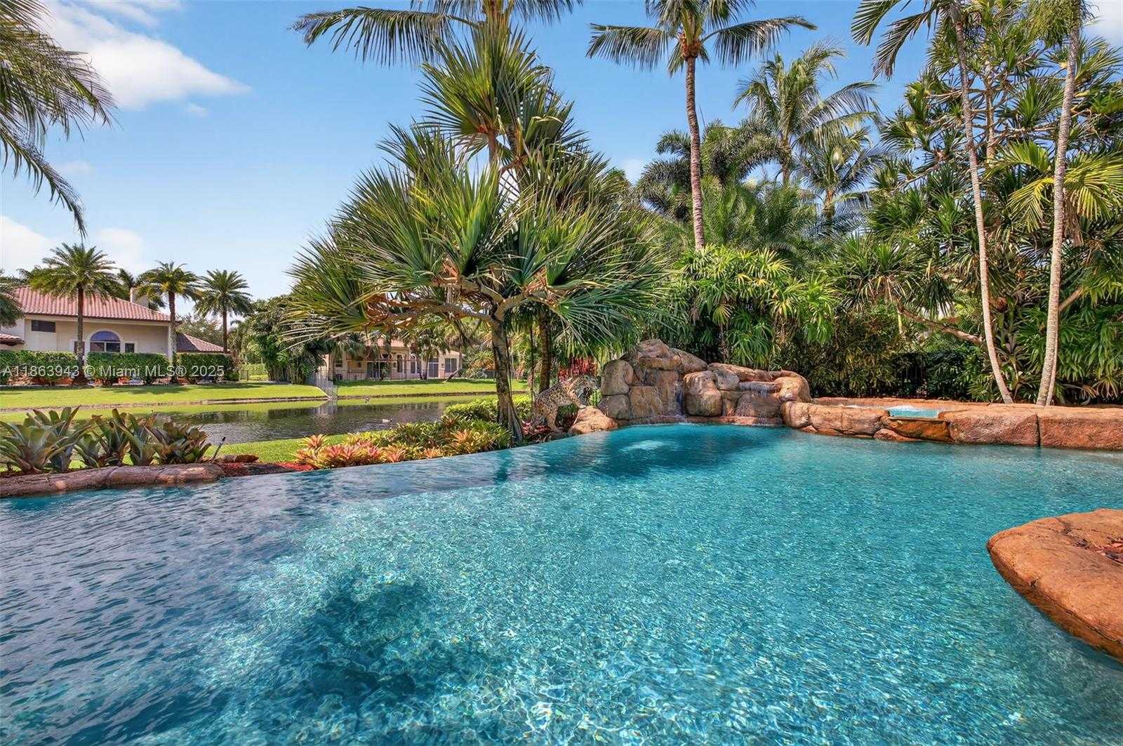 Small Image of 12462 BROOKWOOD CT, Davie Number 63
