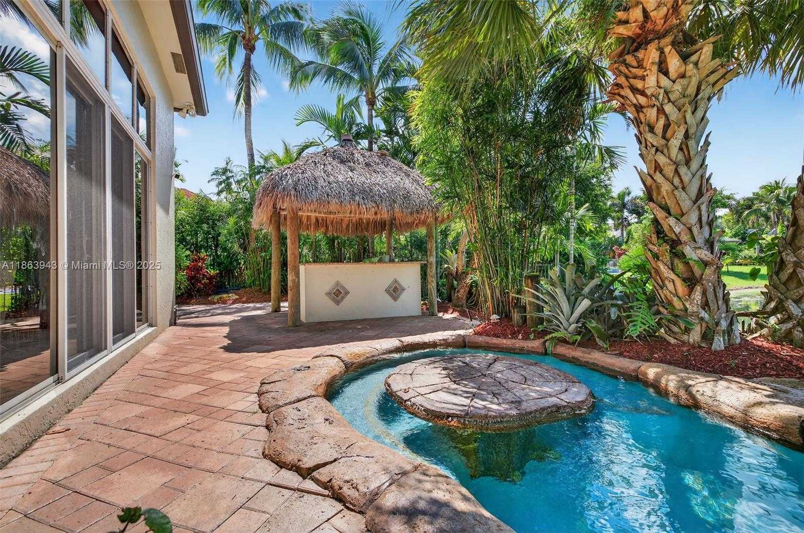 Small Image of 12462 BROOKWOOD CT, Davie Number 64
