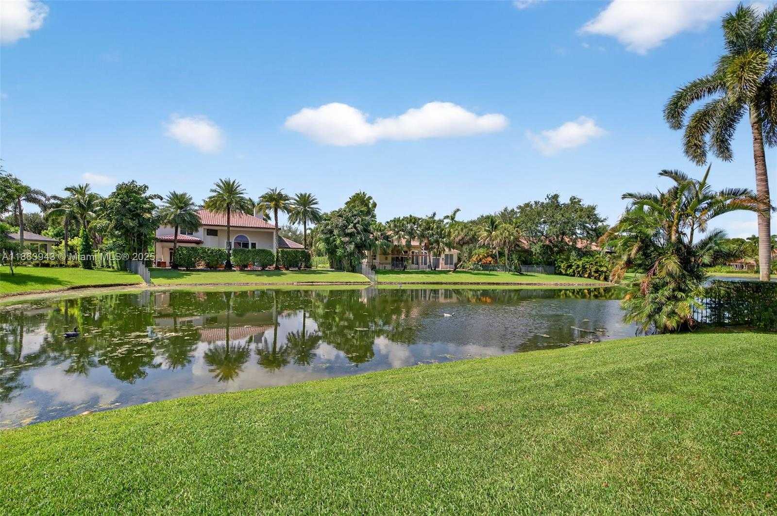 Small Image of 12462 BROOKWOOD CT, Davie Number 72