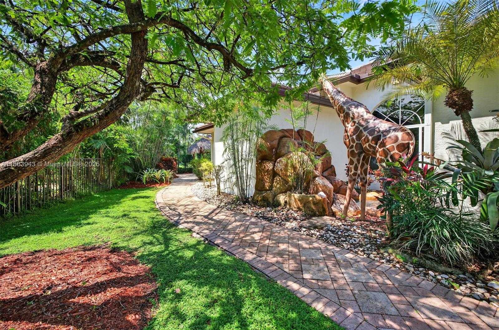 Small Image of 12462 BROOKWOOD CT, Davie Number 77