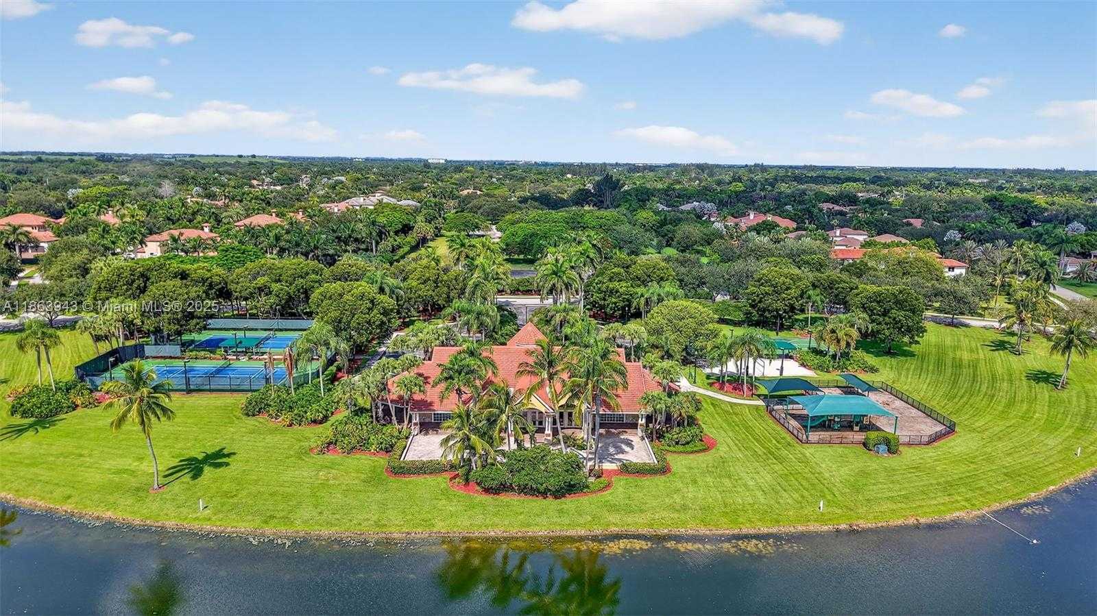 Small Image of 12462 BROOKWOOD CT, Davie Number 92
