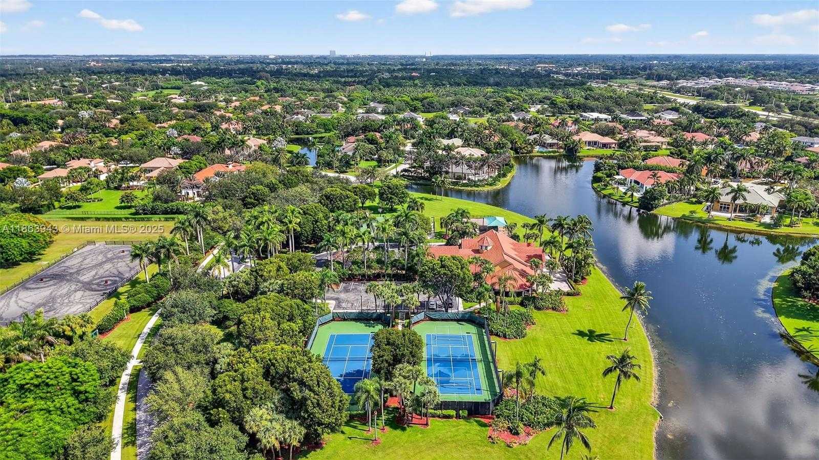 Small Image of 12462 BROOKWOOD CT, Davie Number 93