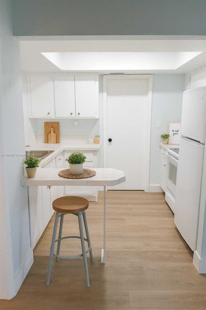 Small Image of 4502 NORTH WEST 46TH ST, Tamarac Number 7
