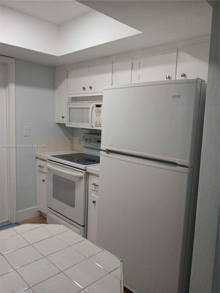 Small Image of 4502 NORTH WEST 46TH ST, Tamarac Number 8