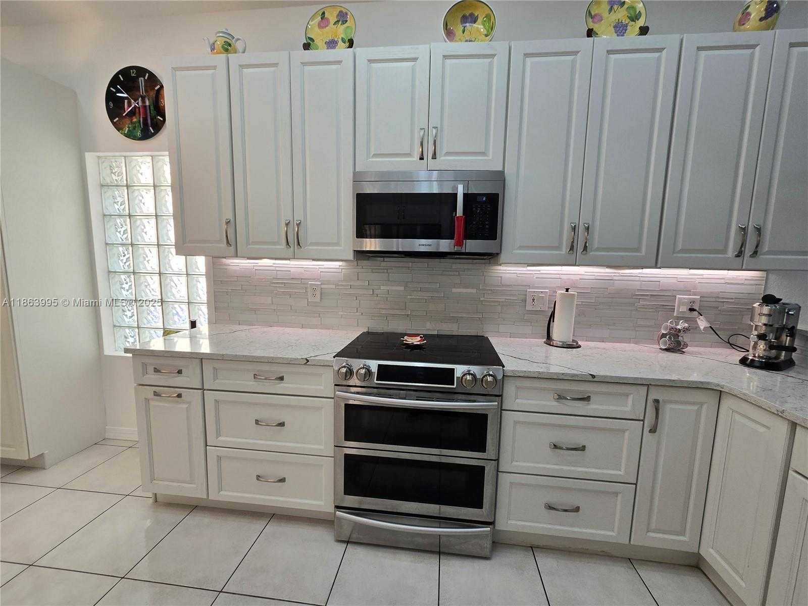 Small Image of 15661 SOUTH WEST 16TH CT, Pembroke Pines Number 12