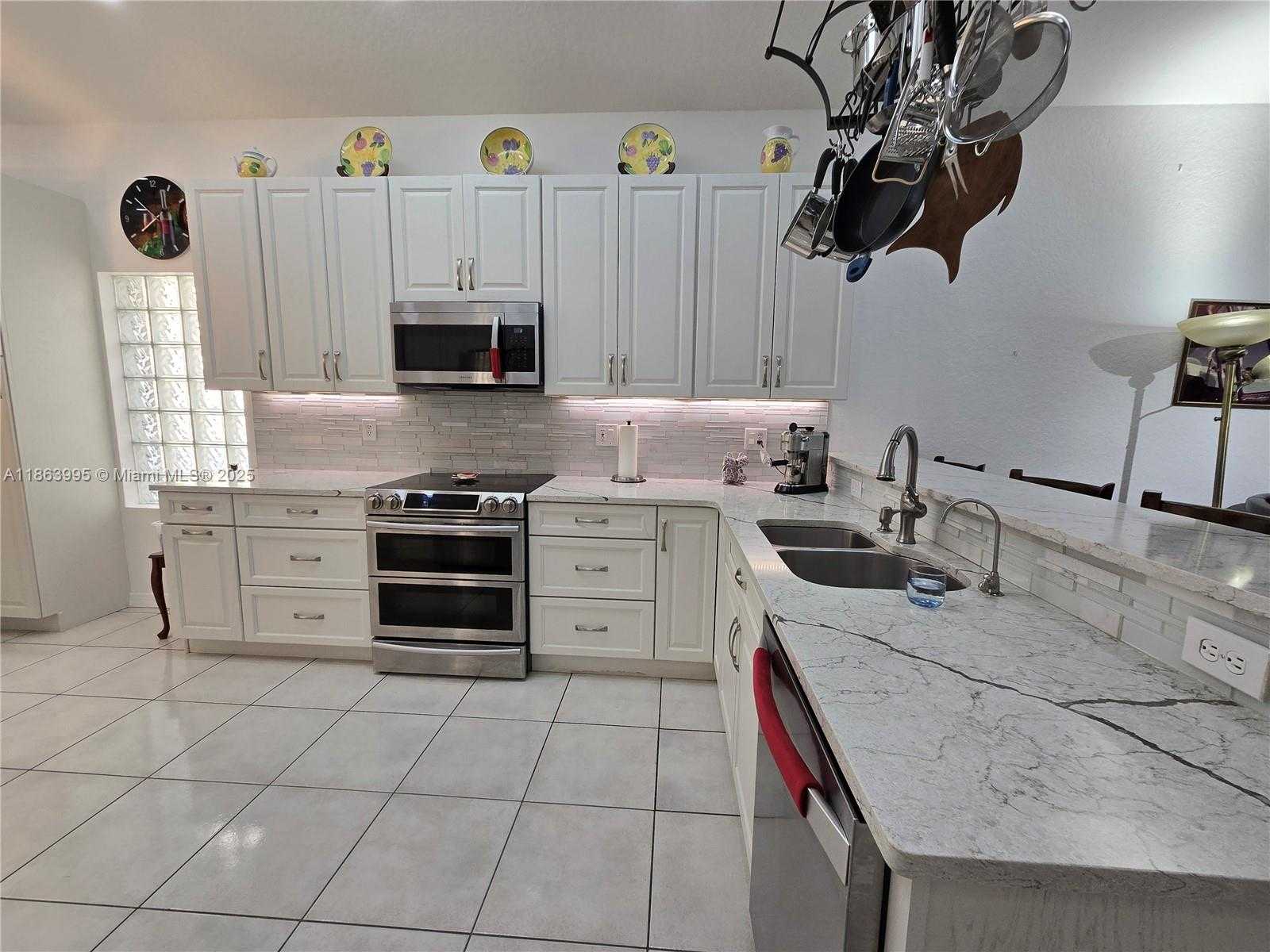 Small Image of 15661 SOUTH WEST 16TH CT, Pembroke Pines Number 13
