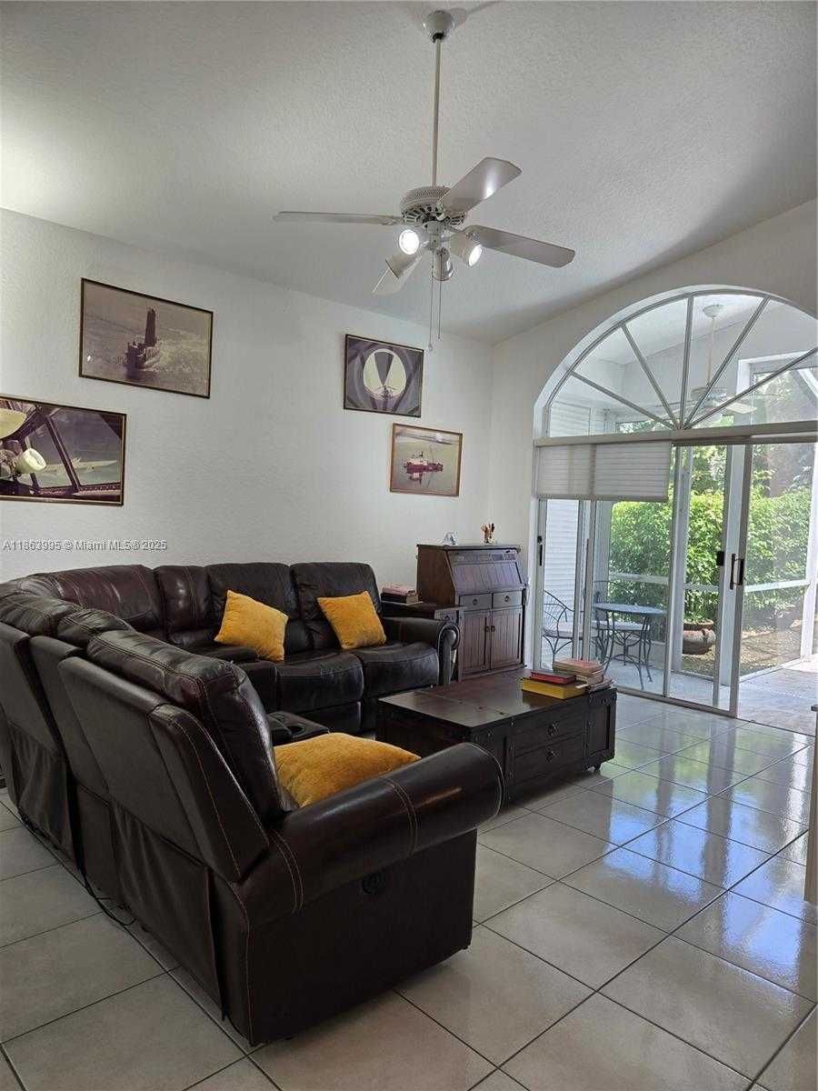 Small Image of 15661 SOUTH WEST 16TH CT, Pembroke Pines Number 15