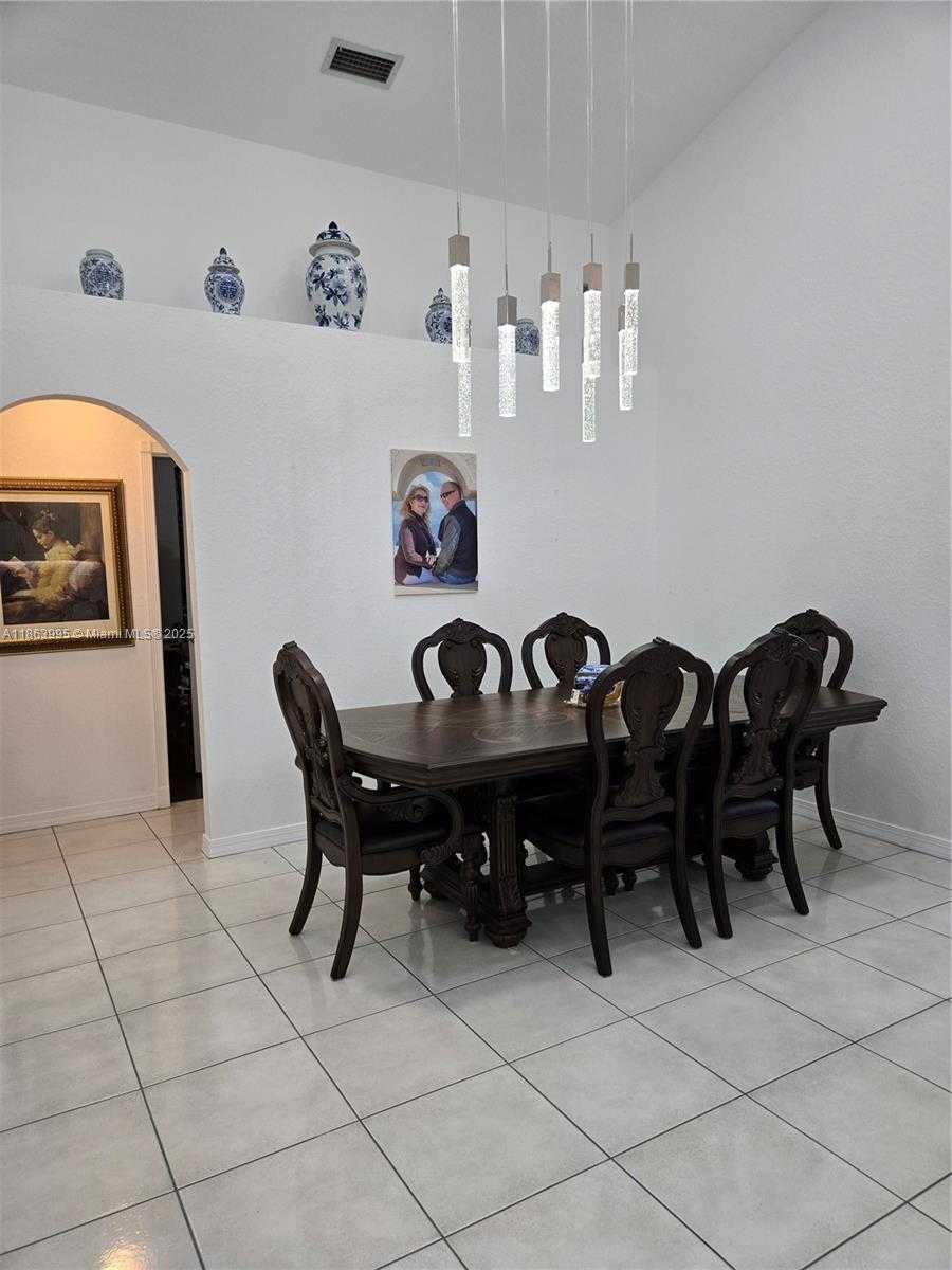 Small Image of 15661 SOUTH WEST 16TH CT, Pembroke Pines Number 17