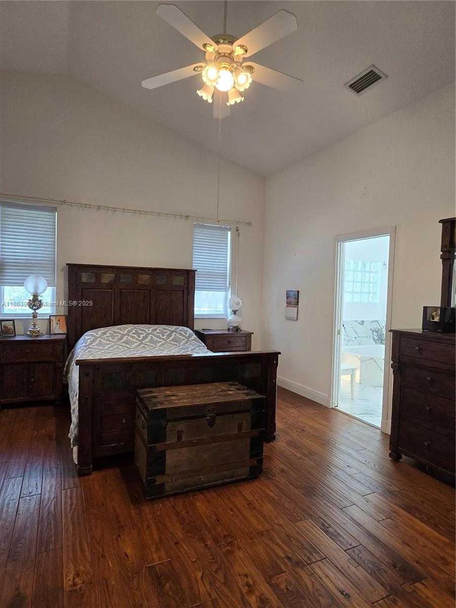 Small Image of 15661 SOUTH WEST 16TH CT, Pembroke Pines Number 19