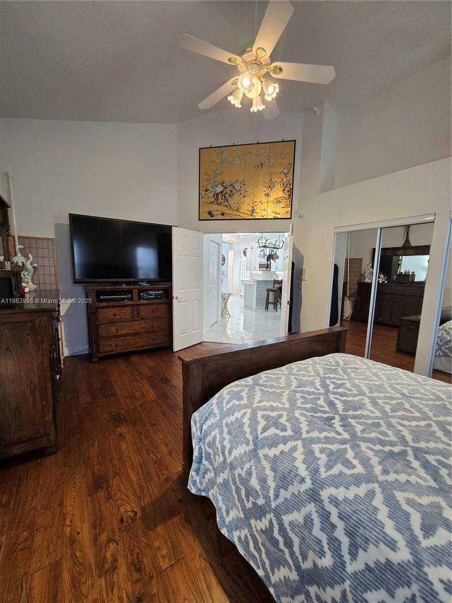 Small Image of 15661 SOUTH WEST 16TH CT, Pembroke Pines Number 20