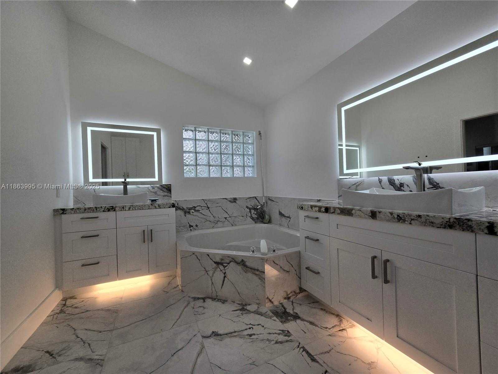 Small Image of 15661 SOUTH WEST 16TH CT, Pembroke Pines Number 22