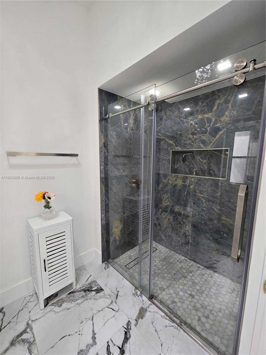Small Image of 15661 SOUTH WEST 16TH CT, Pembroke Pines Number 23