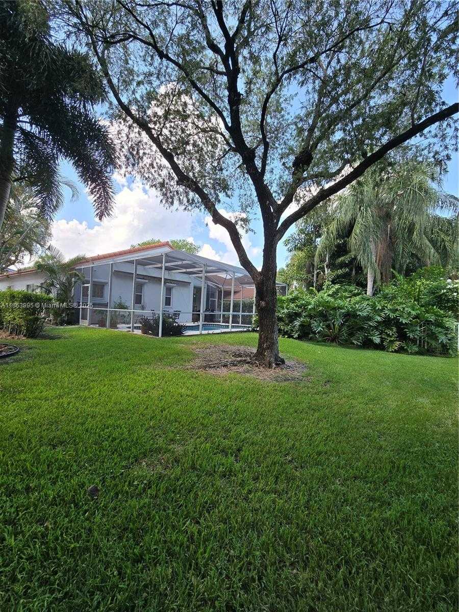 Small Image of 15661 SOUTH WEST 16TH CT, Pembroke Pines Number 30