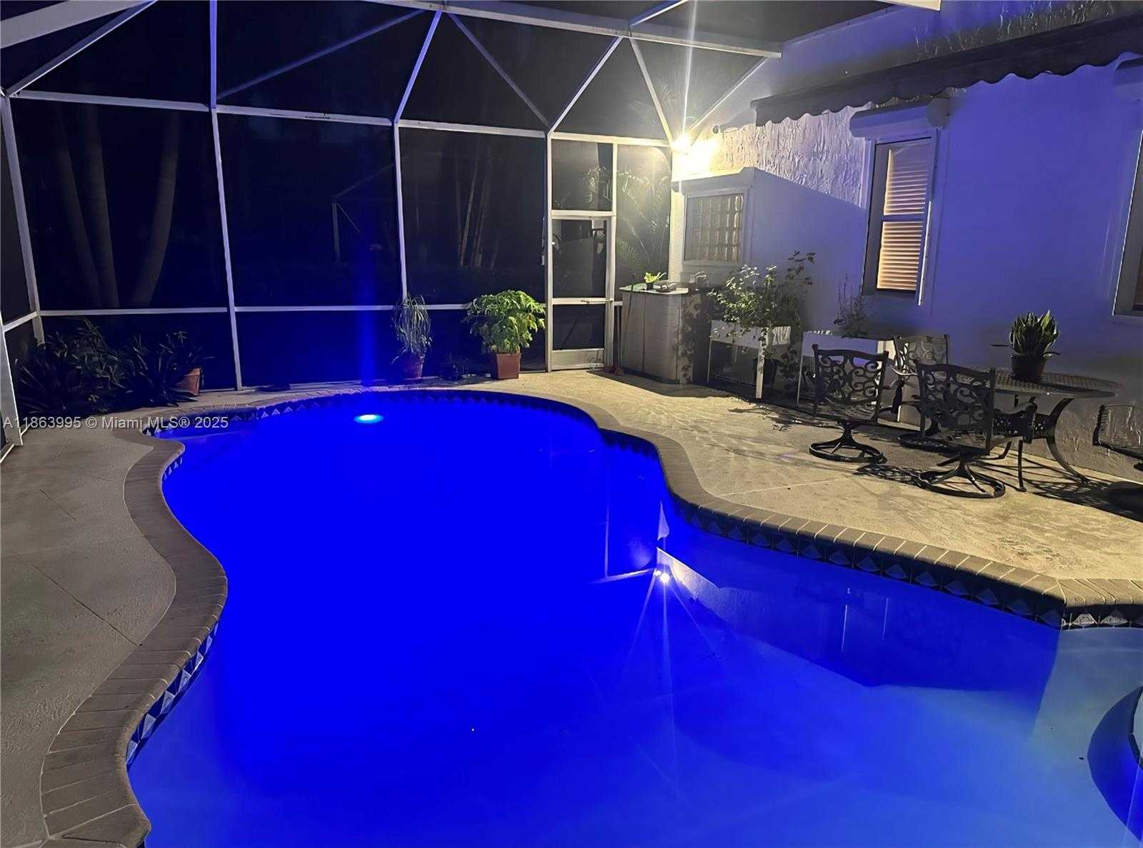 Small Image of 15661 SOUTH WEST 16TH CT, Pembroke Pines Number 33