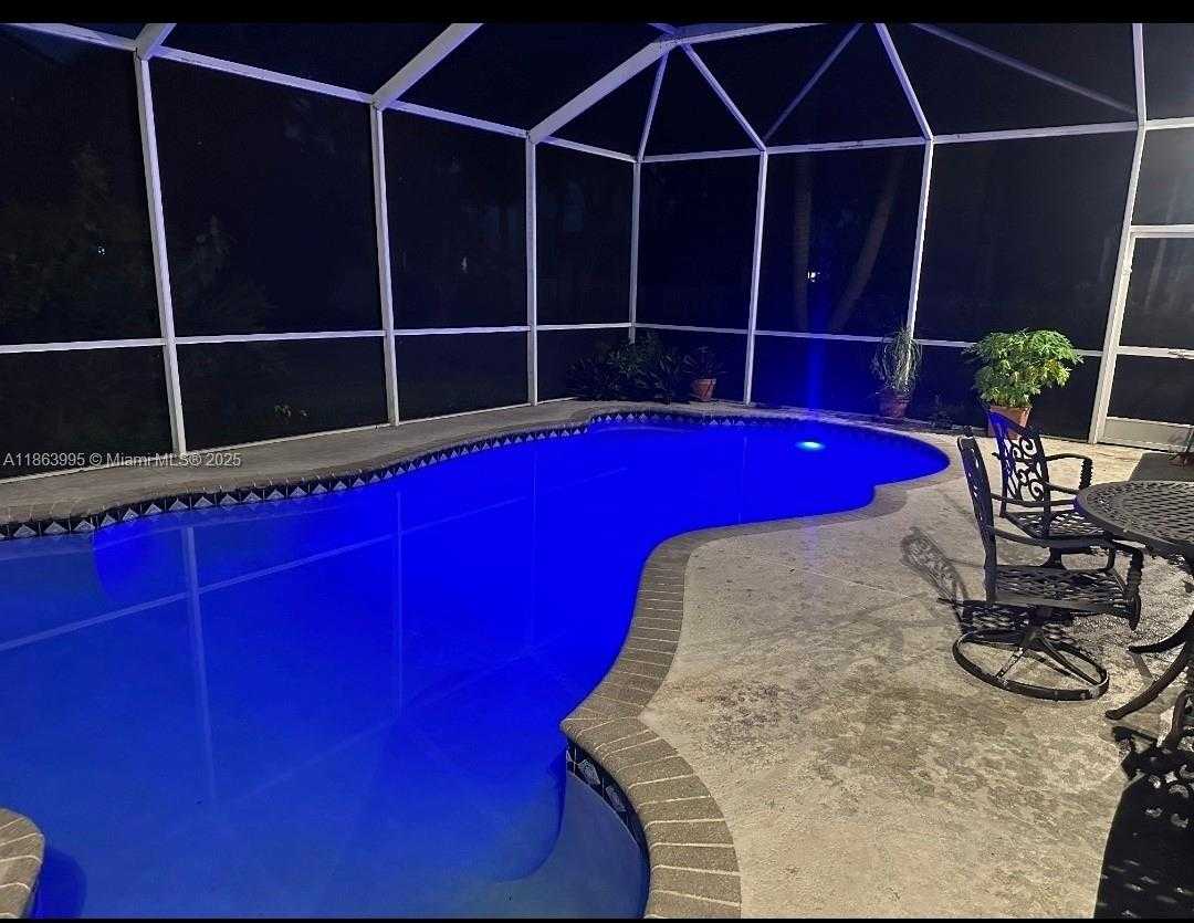 Small Image of 15661 SOUTH WEST 16TH CT, Pembroke Pines Number 34
