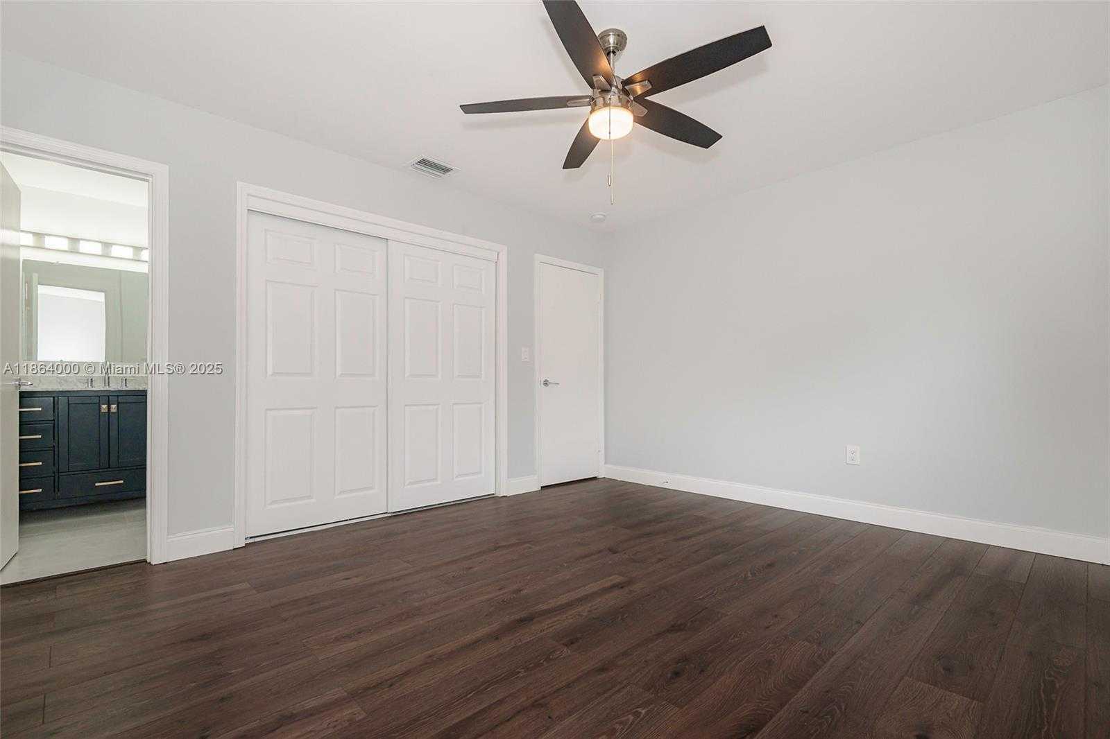 Small Image of Oakland Park Number 16