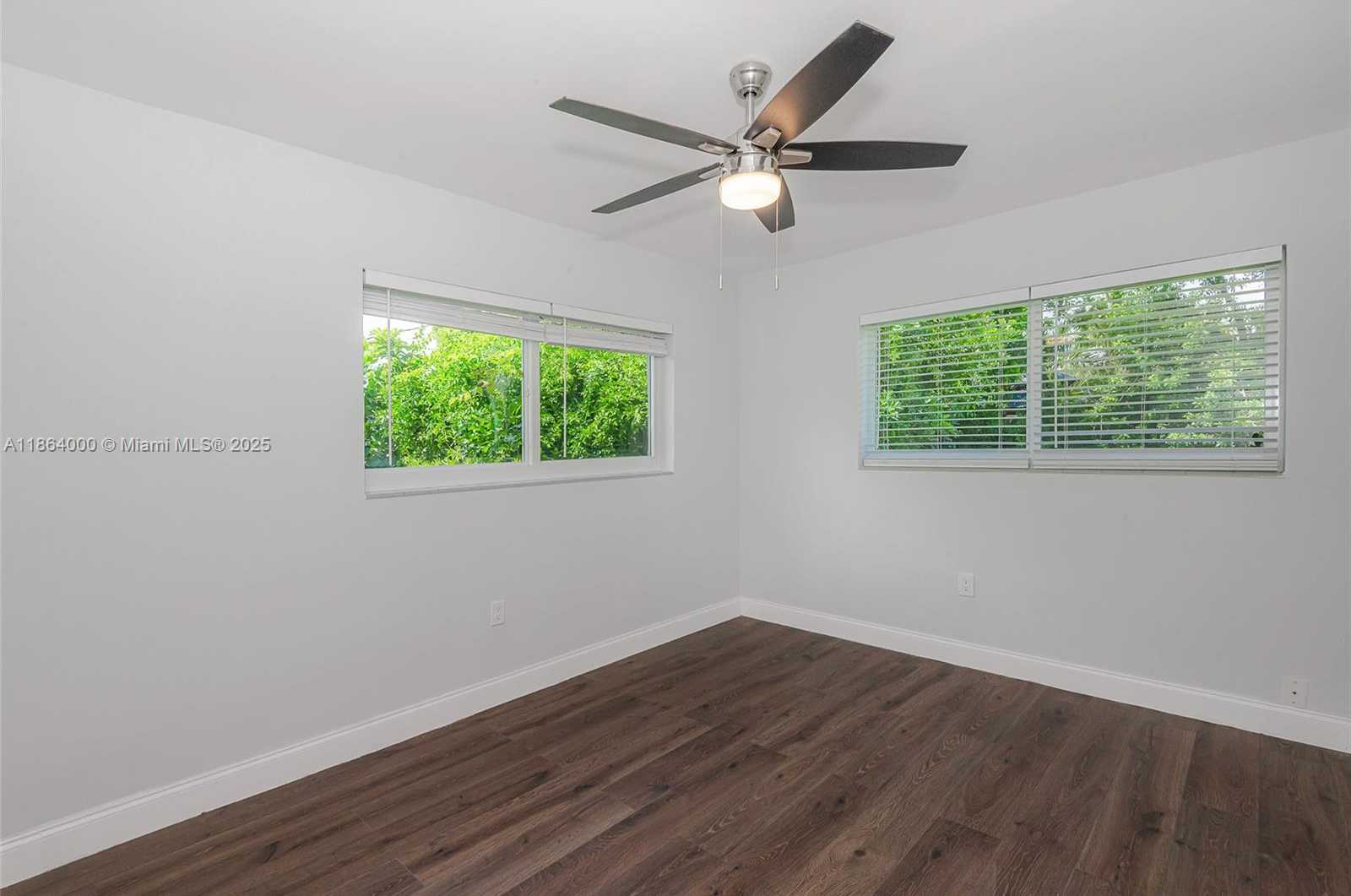 Small Image of Oakland Park Number 17