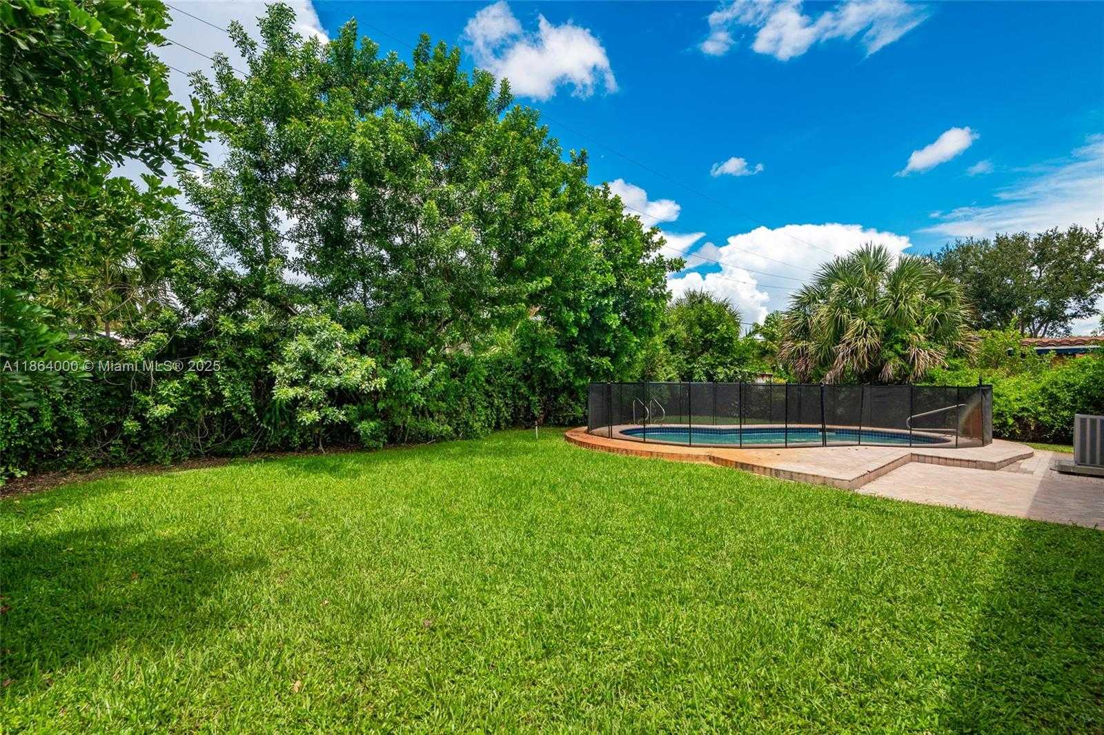Small Image of Oakland Park Number 20