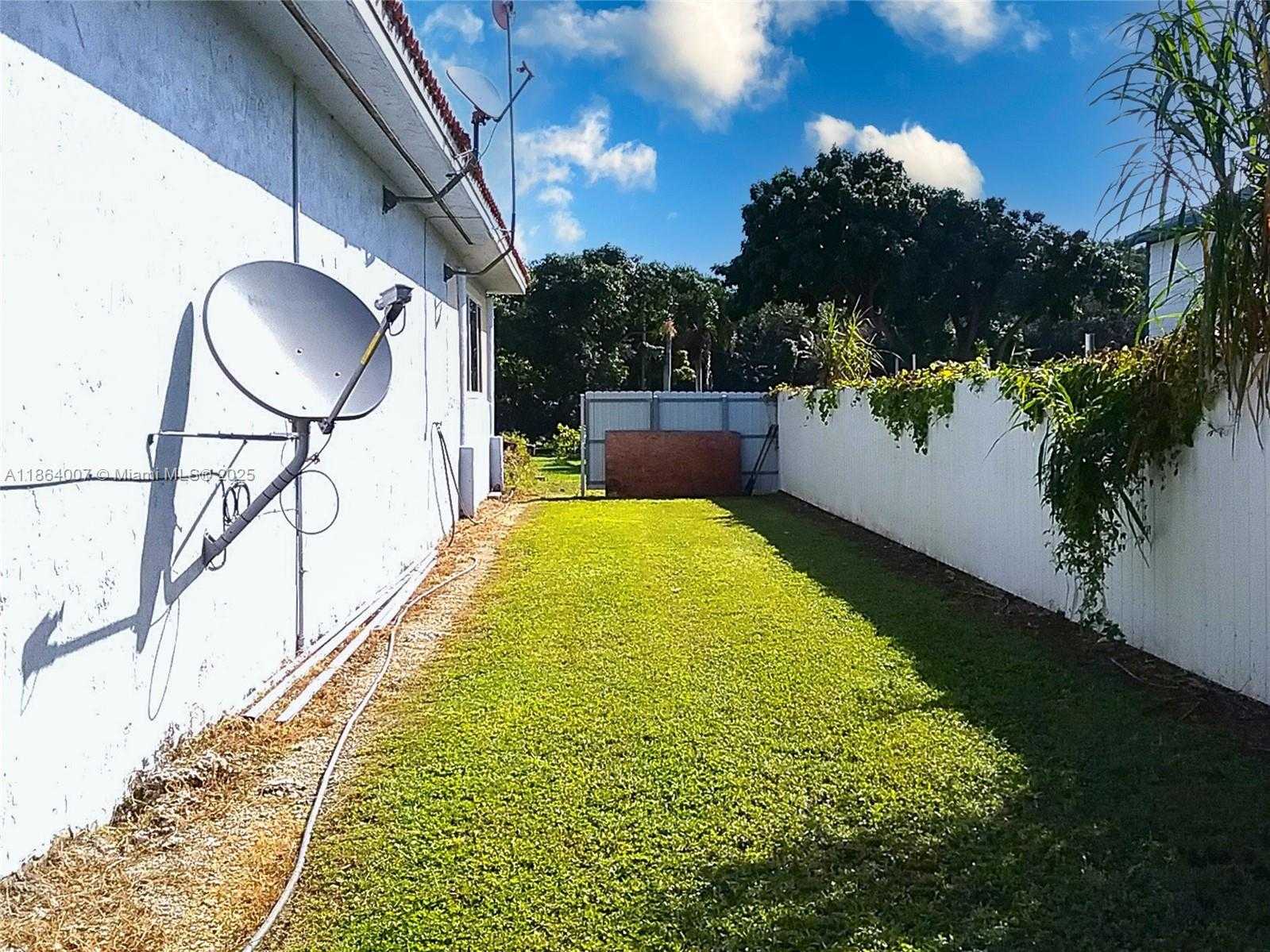 Small Image of 36520 SOUTH WEST 214TH AVE, Homestead Number 22