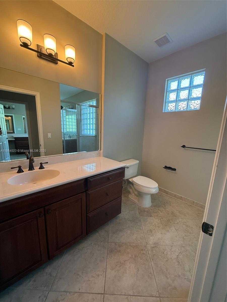 Small Image of 1061 GROVE PARK CIR, Boynton Beach Number 4