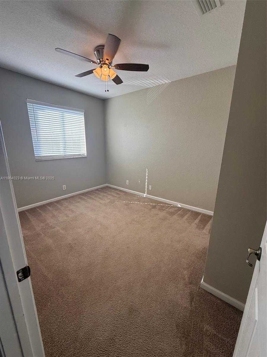 Small Image of 1061 GROVE PARK CIR, Boynton Beach Number 6