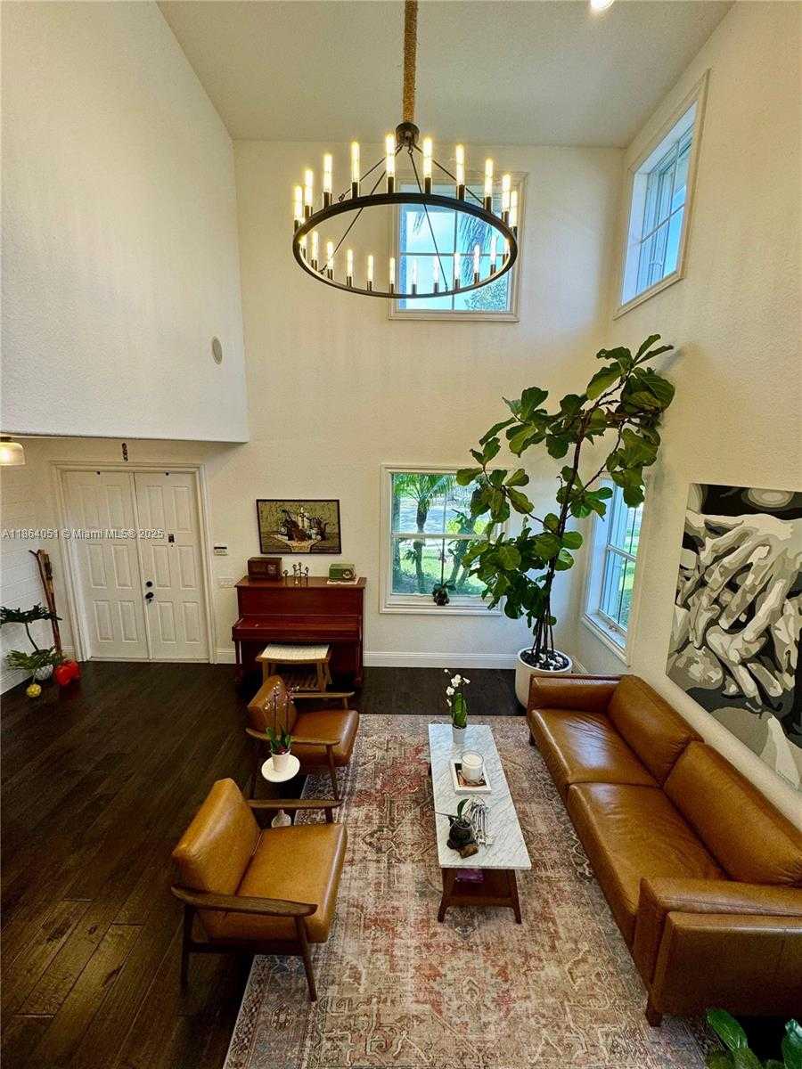 Small Image of 1307 PEREGRINE WAY, Weston Number 11
