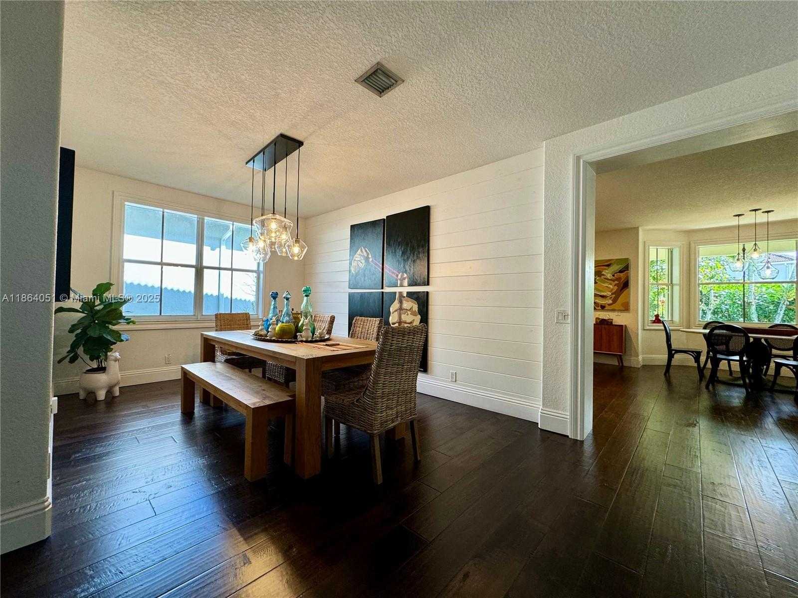 Small Image of 1307 PEREGRINE WAY, Weston Number 15