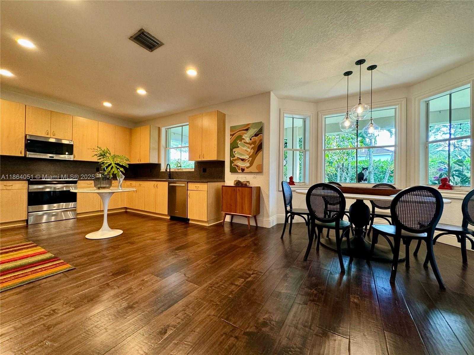 Small Image of 1307 PEREGRINE WAY, Weston Number 19