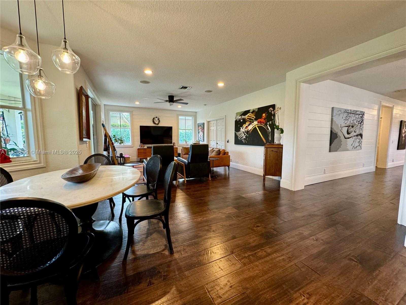 Small Image of 1307 PEREGRINE WAY, Weston Number 23