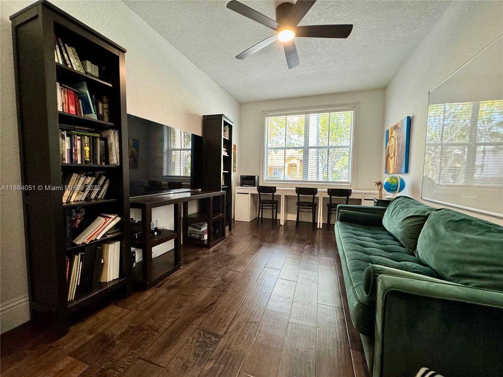Small Image of 1307 PEREGRINE WAY, Weston Number 35