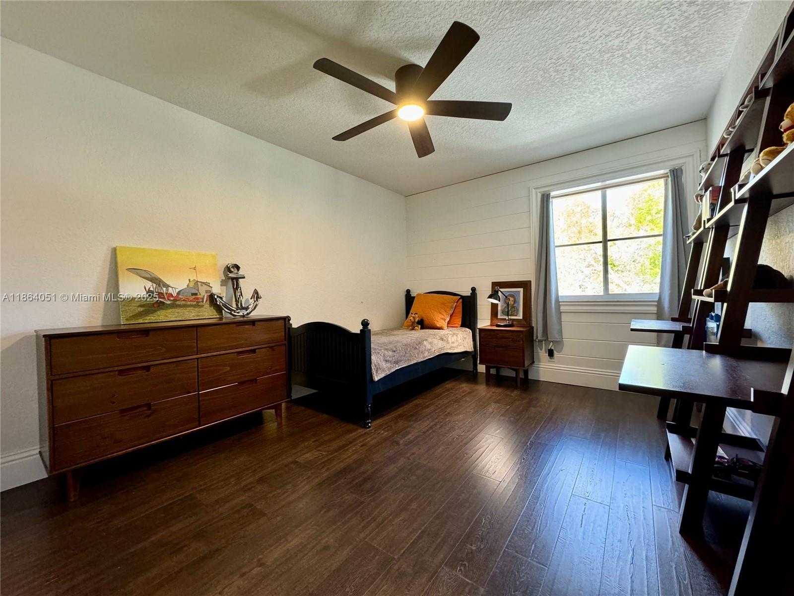 Small Image of 1307 PEREGRINE WAY, Weston Number 44