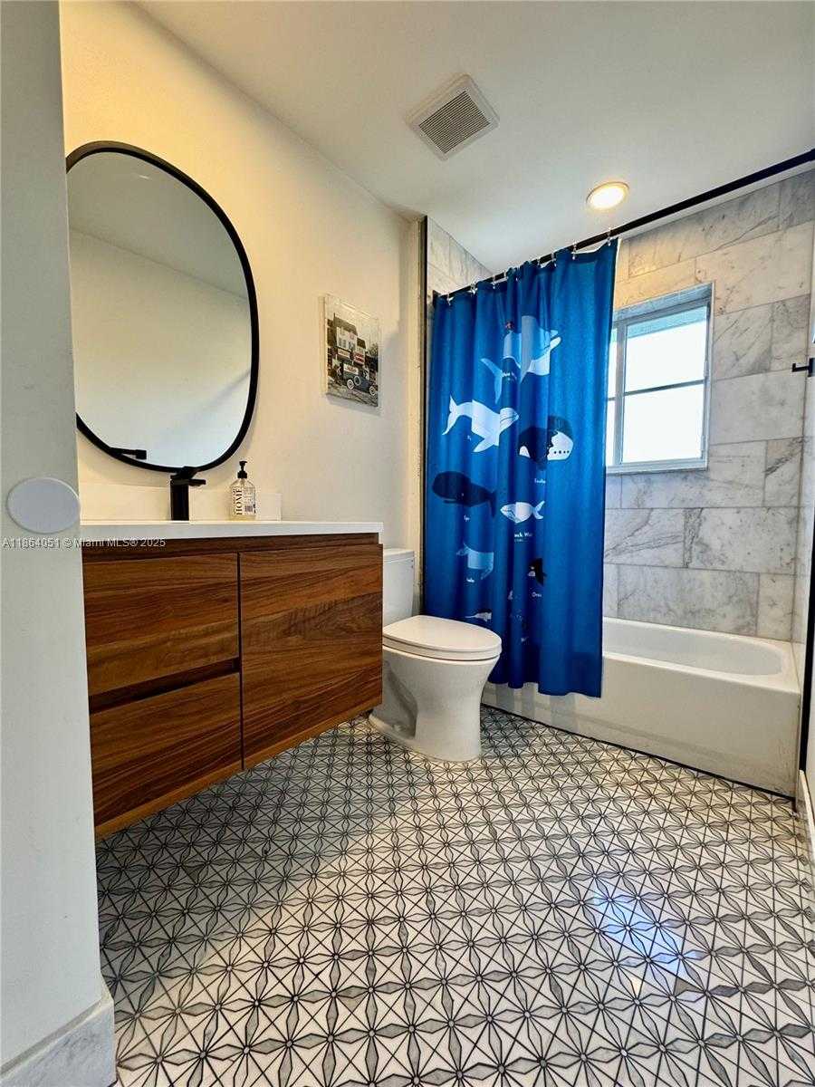 Small Image of 1307 PEREGRINE WAY, Weston Number 47