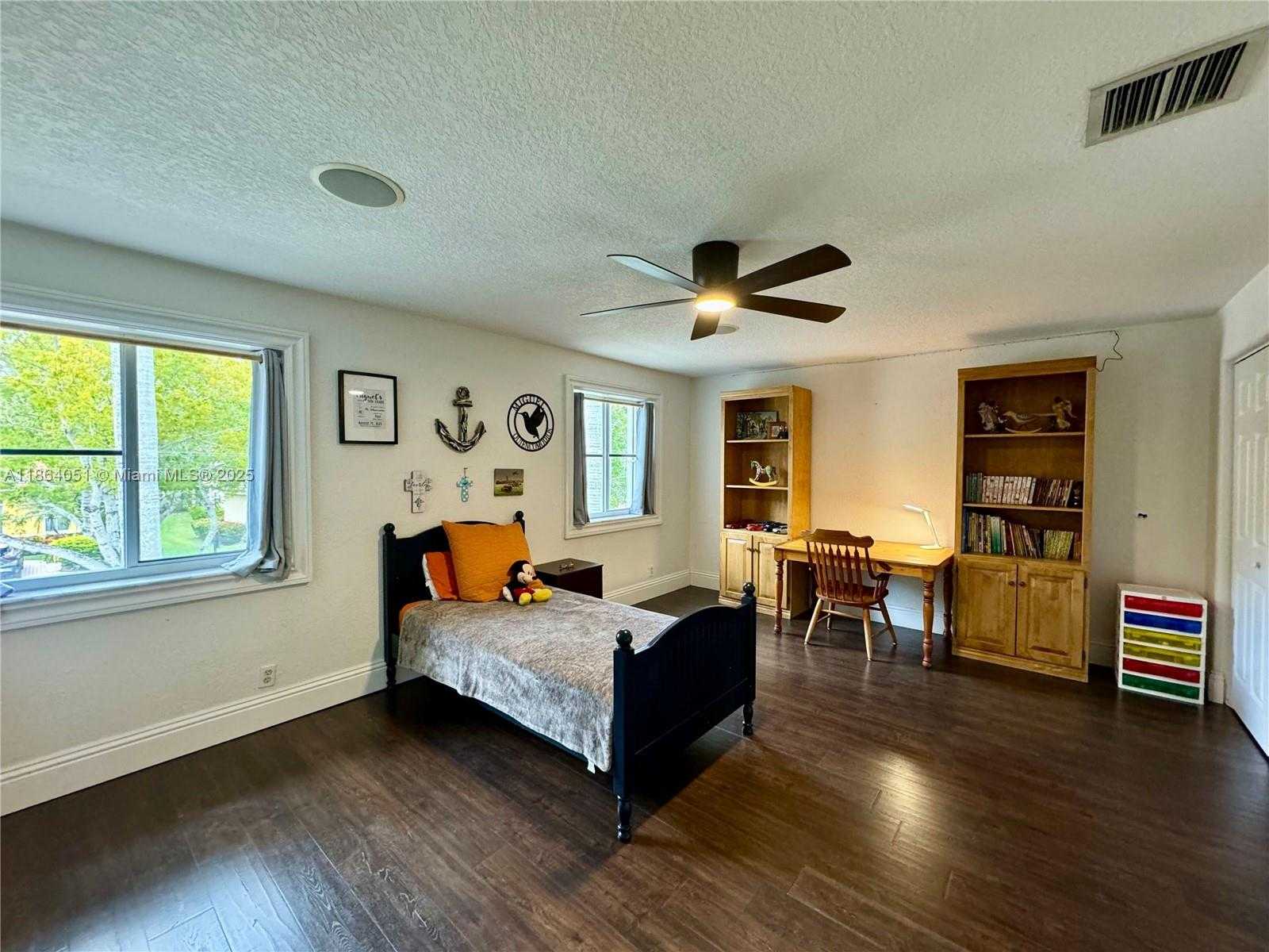 Small Image of 1307 PEREGRINE WAY, Weston Number 49