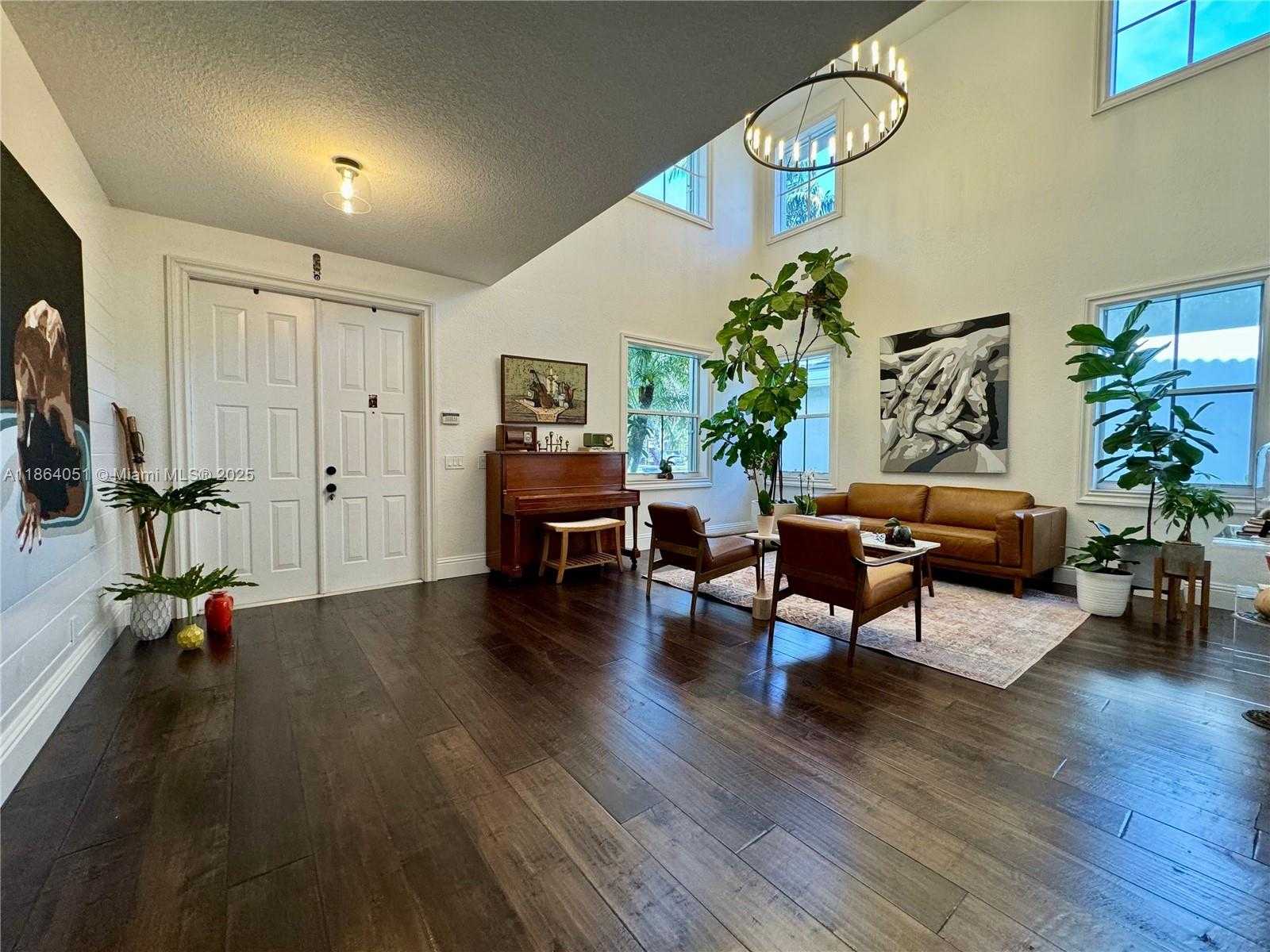 Small Image of 1307 PEREGRINE WAY, Weston Number 5