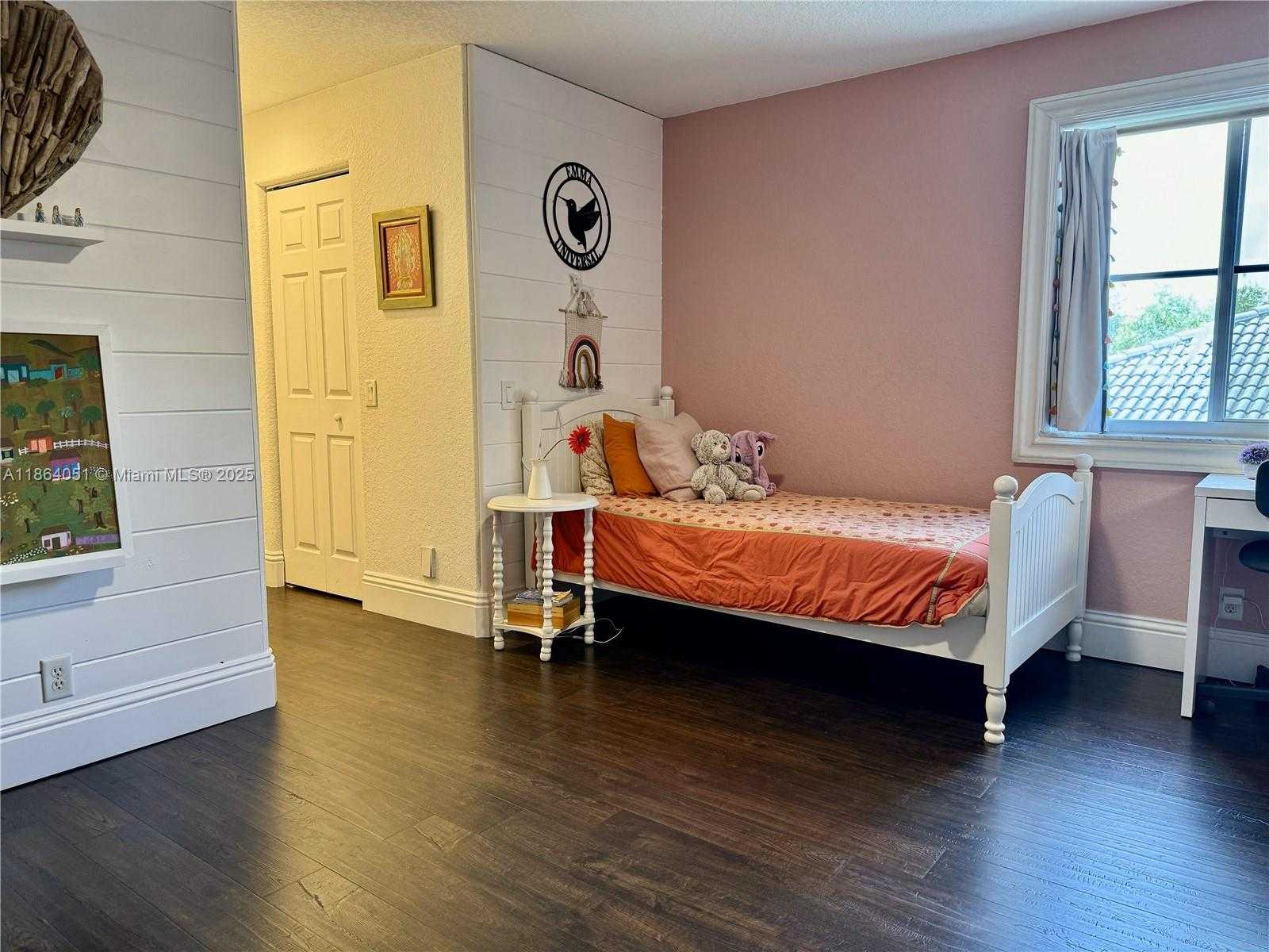 Small Image of 1307 PEREGRINE WAY, Weston Number 68