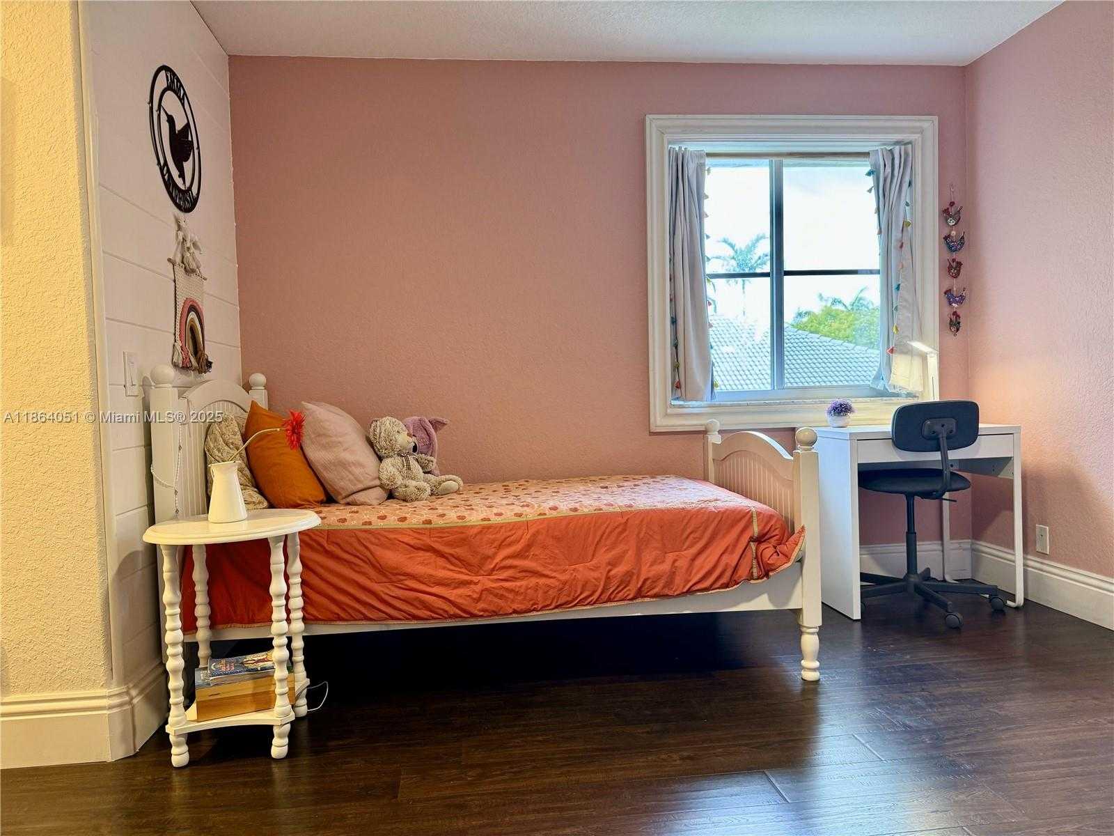Small Image of 1307 PEREGRINE WAY, Weston Number 69