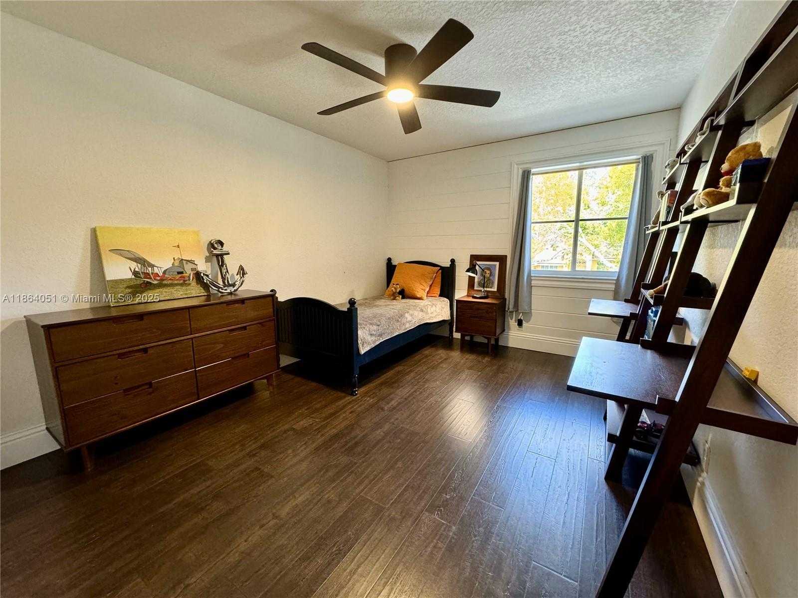 Small Image of 1307 PEREGRINE WAY, Weston Number 73