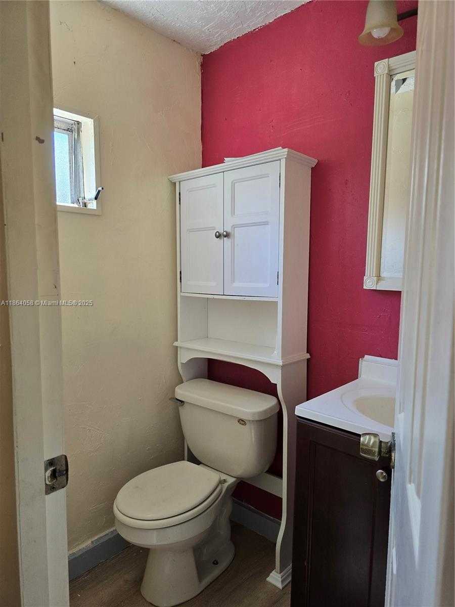 Small Image of 13371 SOUTH WEST 9TH CT, Davie Number 10