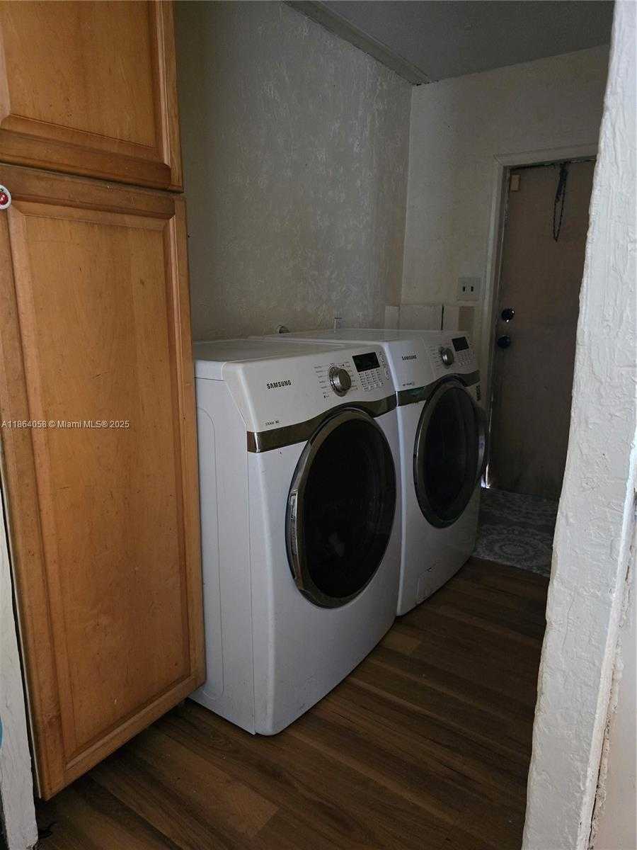 Small Image of 13371 SOUTH WEST 9TH CT, Davie Number 12
