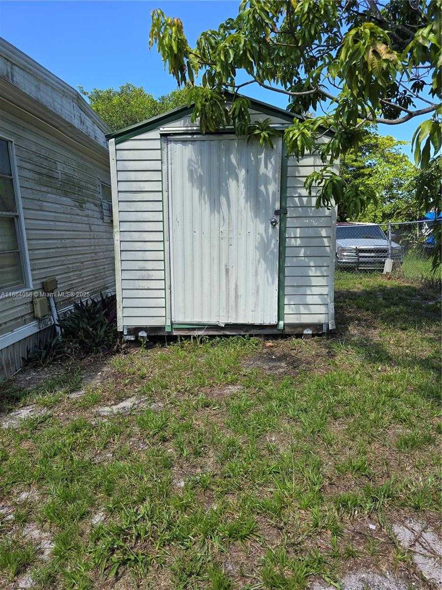 Small Image of 13371 SOUTH WEST 9TH CT, Davie Number 14