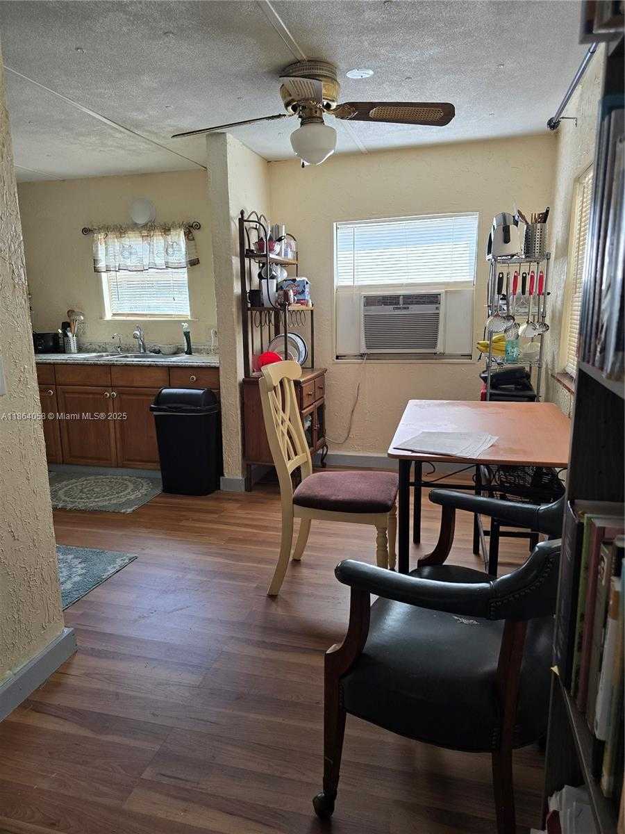 Small Image of 13371 SOUTH WEST 9TH CT, Davie Number 3