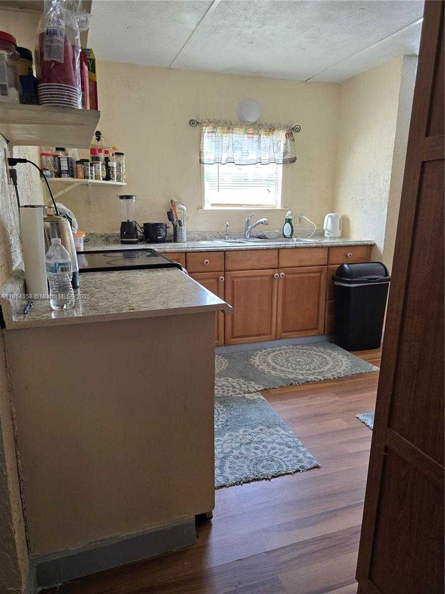 Small Image of 13371 SOUTH WEST 9TH CT, Davie Number 6