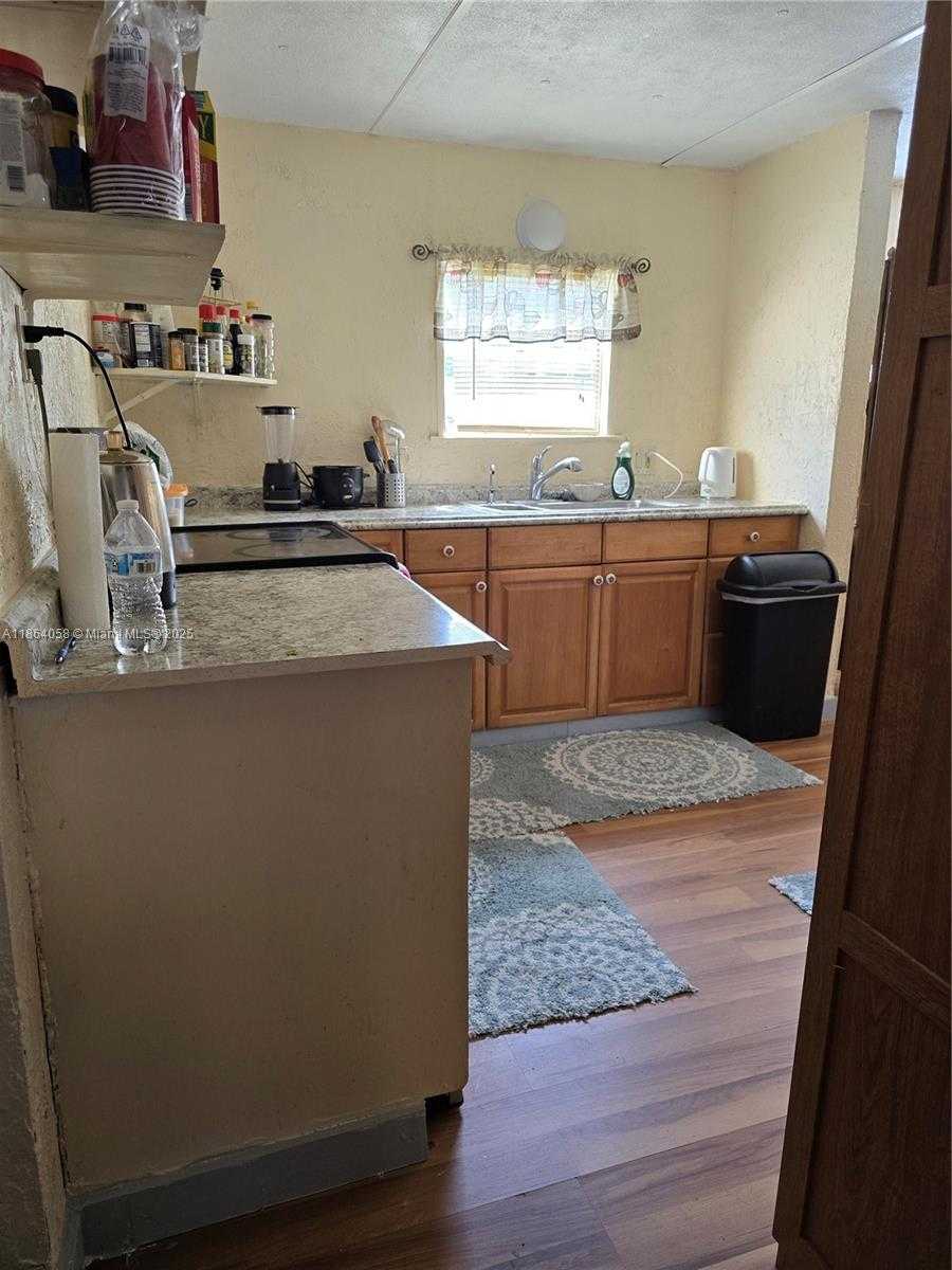 Small Image of 13371 SOUTH WEST 9TH CT, Davie Number 7