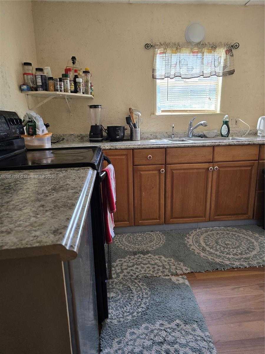 Small Image of 13371 SOUTH WEST 9TH CT, Davie Number 8