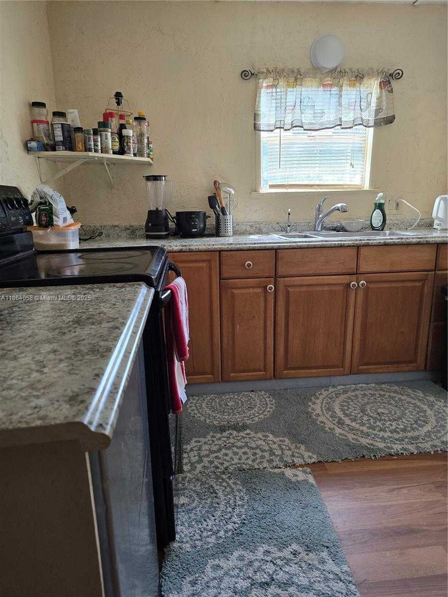 Small Image of 13371 SOUTH WEST 9TH CT, Davie Number 9