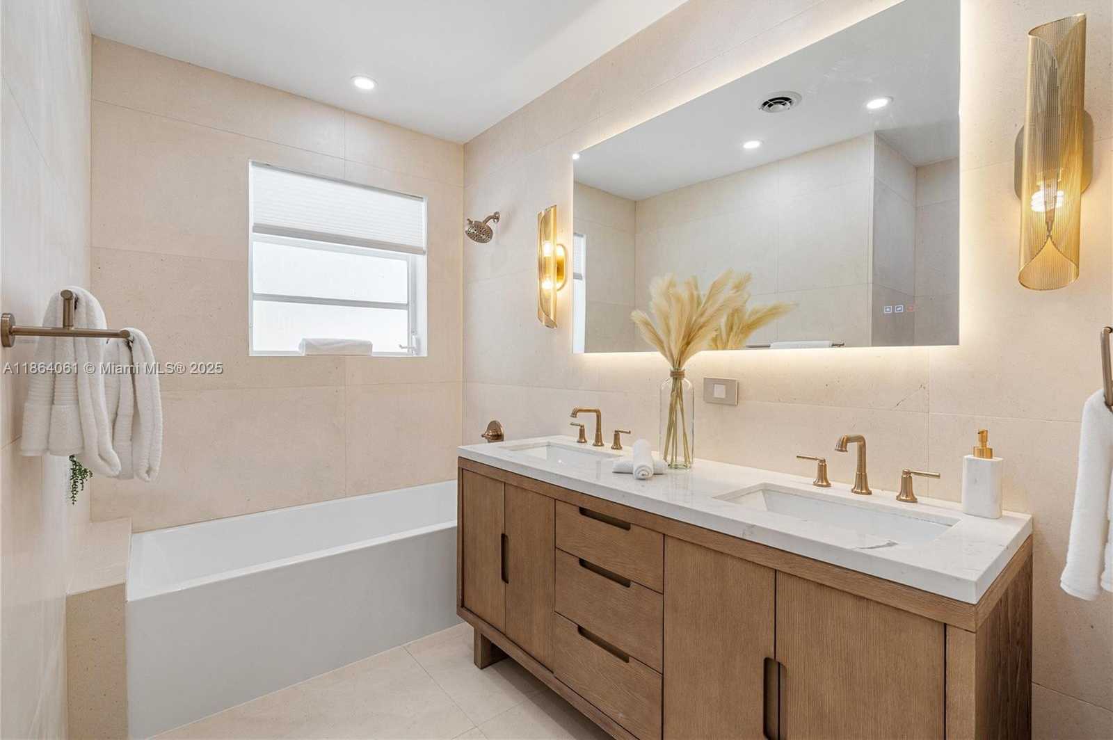 Small Image of 1033 WEST 47TH ST, Miami Beach Number 11